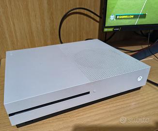 Xbox One S 1TB+2 Controller e 8 Giochi