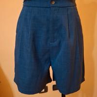 Pantaloncino blu elegante. 