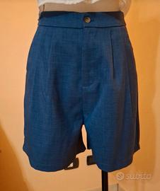 Pantaloncino blu elegante. 