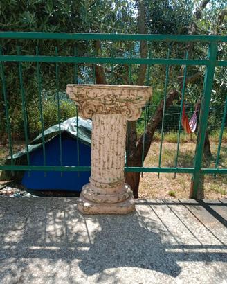Colonna decorativa in pietra