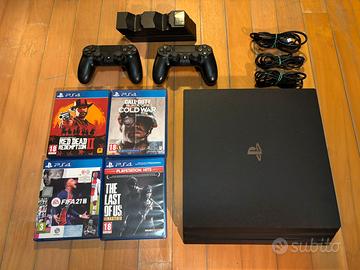 Ps4 Pro 1TB + 4 giochi / 2 joystick