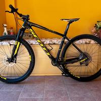mountain bike Scott Scale RC 900