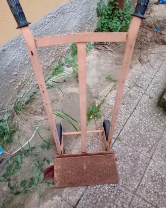 carrello porta bombole,o pacchi o altre robe 