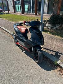 aprilia sr