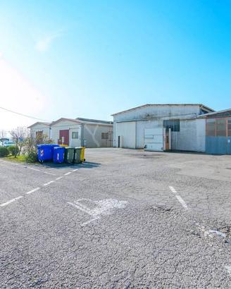 Immobile di 2140 m² con più di 5 locali a Terre de