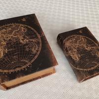 Coppia di scatole vintage a libro