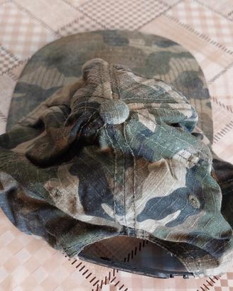 Cappello mimetico