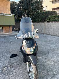 Beverli 200 anno 2002 de poca iscrita asi