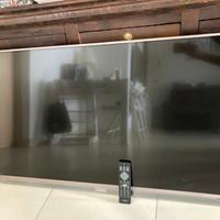 Tv led Philips ultra sottile con Ambilight 49’’