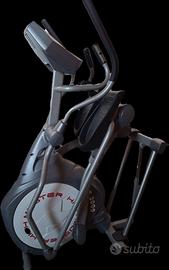 Ellittica High Muster E3000