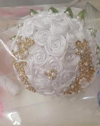 Bouquet sposa , saggio danza ,  fiori  Leggere 