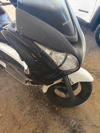 scooter swt 400 incidentato marciante