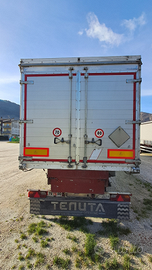 Semirimorchio centinato ribaltabile