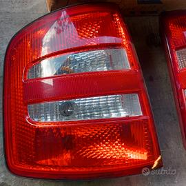 fari posteriori skoda fabia