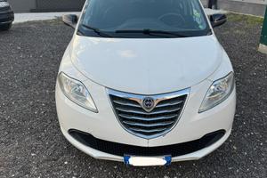 Lancia ypsilon metano