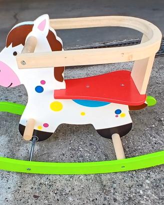 cavallo a dondolo  in legno 