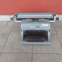 Macchina da scrivere Olivetti Linea88