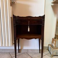 Comodino d’epoca in stile Luigi XVI