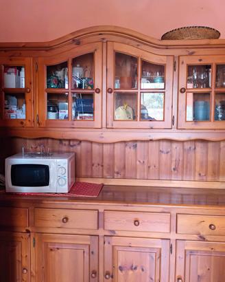 credenza in legno per cucina