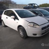 Fiat Grande Punto Van TD Demolita - Per Ricambi