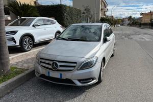 Mercedes-benz B 200 Premium