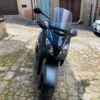 Yamaha X-Max 250