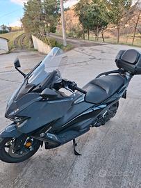 scooter tmax tech 560