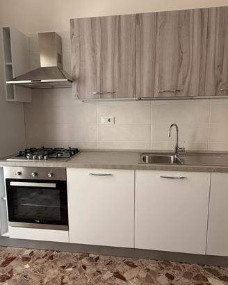 Cucina completa di elettrodomestici Beko - 330cm