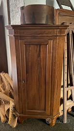 Angoliera in legno