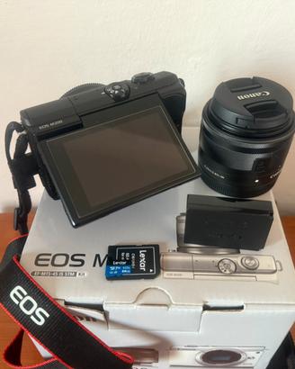 CANON EOS M200