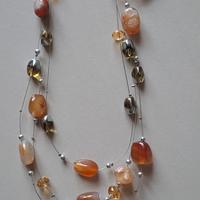 Collana con pietre Nuova