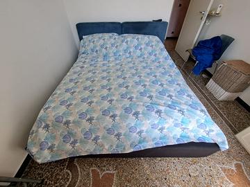 Letto matrimoniale contenitore con rete a doghe
