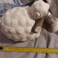 Pecora porcellana tipo Shaun Sheep no Thun