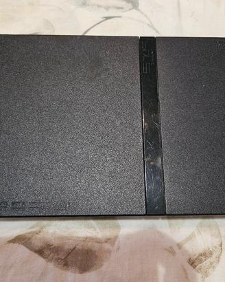 PlayStation 2 Slim + 2 Controller + 2 Giochi 