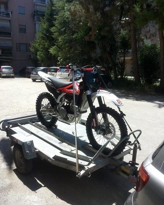 Carrello portamoto Umbria Rimorchi - frenato