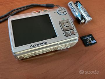 Fotocamera digitale Olympus + scheda XD 1GB