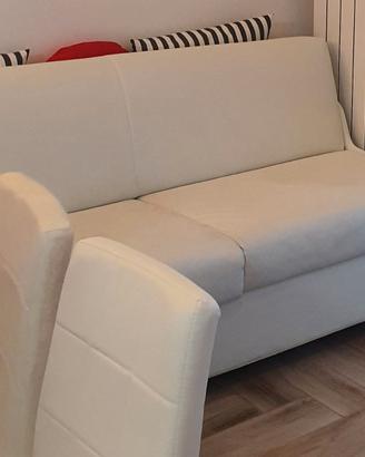 Divano letto matrimoniale in ecopelle 