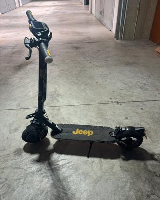 Monopattjno jeep