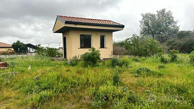 Terreno agricolo 1400 mq e casetta catastata 12mq