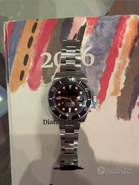 orologio con quadrante nero