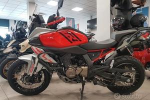 Qj Motor SRT 600 SX + Bauletto Omaggio