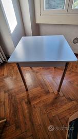Tavolo bianco in formica 80x80x78