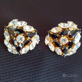 Orecchini a clip con zirconi bianchi e pietre nere