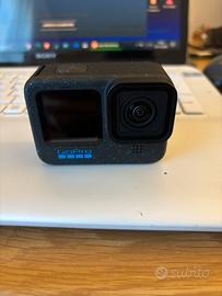 Gopro hero 12 black con accessorio moto