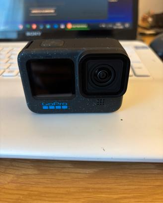 Gopro hero 12 black con accessorio moto