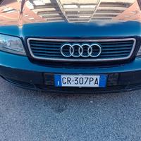 Audi A4 1.8 benzina cambio automatico.