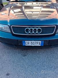 Audi A4 1.8 benzina cambio automatico.