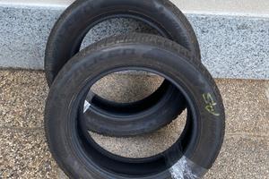 Due pneumatici invernali Falken 205/55 R 16 usati