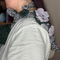 Sciarpa con fiori uncinetto cotone