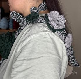 Sciarpa con fiori uncinetto cotone